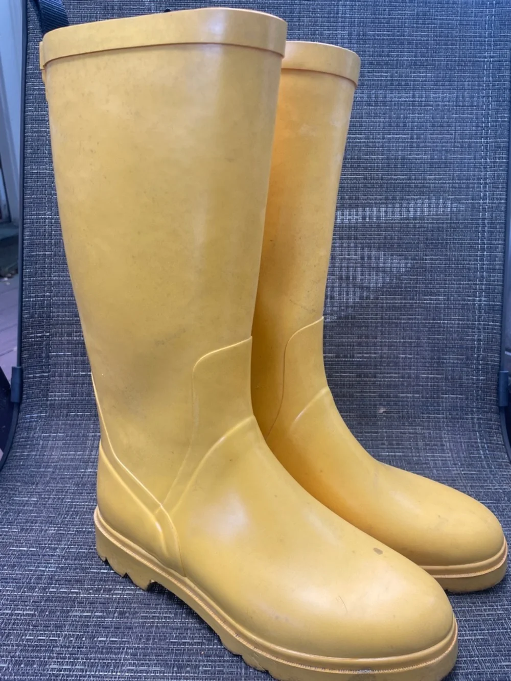 L.L.Bean yellow rubber Wellie rain boots - Sz 8
